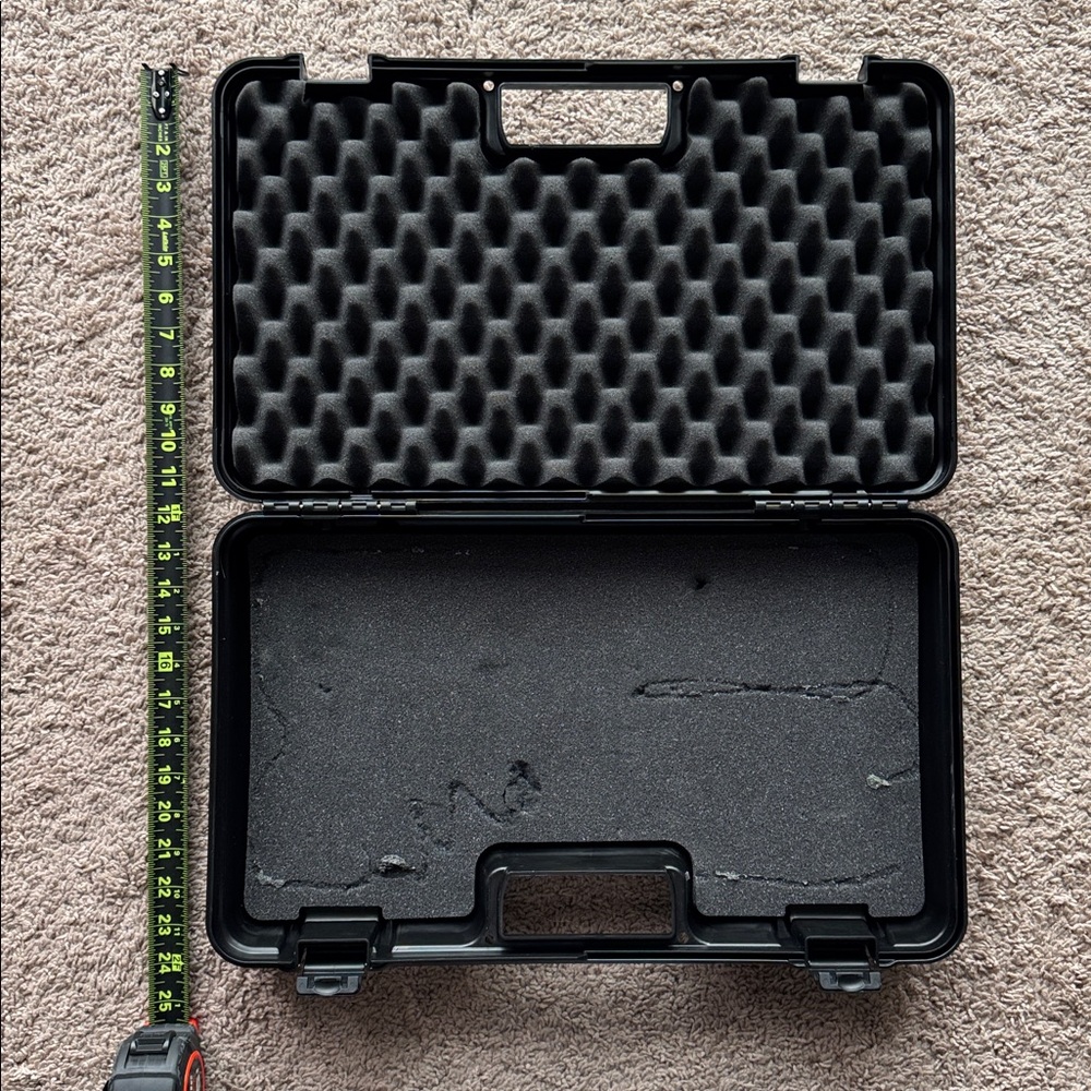 Hard Case - Picture 5 of 7